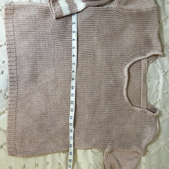 ALYA Pink Sweater with bell Sleeves (L) white details, accent back cutout! - Picture 8 of 12